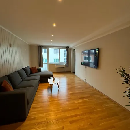 Charming 3-bedroom In The Heart Of Apartment
