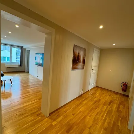 Charming 3-bedroom In The Heart Of Апартаменты Кристиансунн