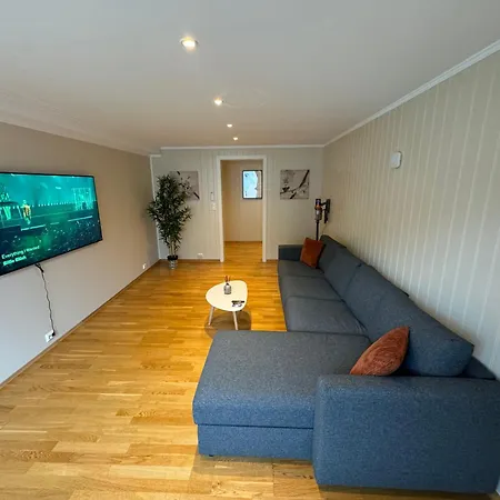 Charming 3-bedroom In The Heart Of *