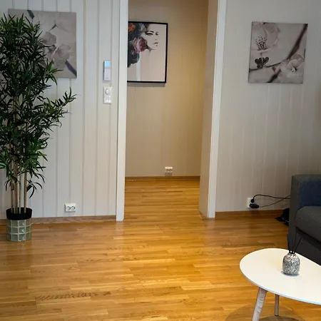 Apartment Charming 3-bedroom In The Heart Of *