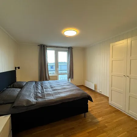 Charming 3-bedroom In The Heart Of Lejlighed *