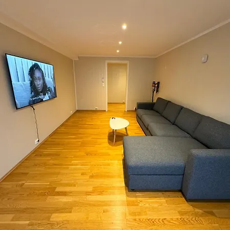 Charming 3-bedroom In The Heart Of * Кристиансунн