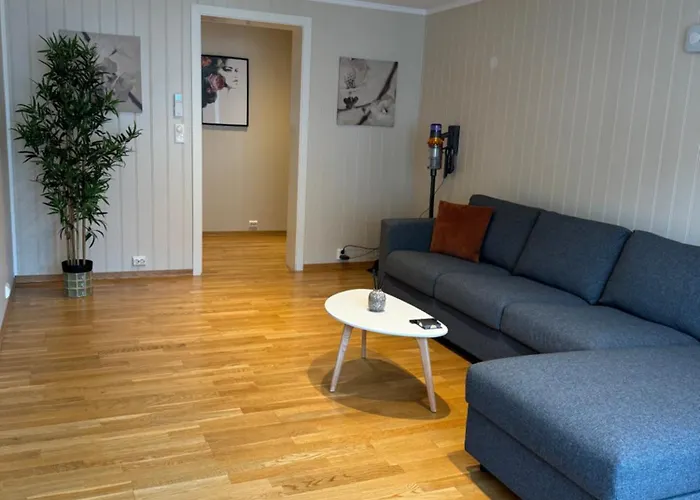 Apartamento Charming 3-bedroom In The Heart Of
