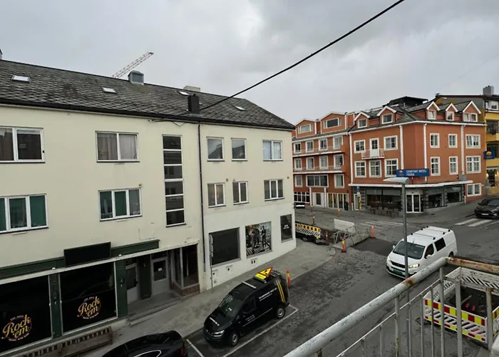 Charming 3-bedroom In The Heart Of *