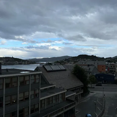 Charming 3-bedroom In The Heart Of *